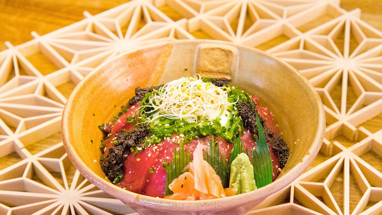 Cooking with Yoka Kamada from Yokaloka: how to prepare a tuna chirashi