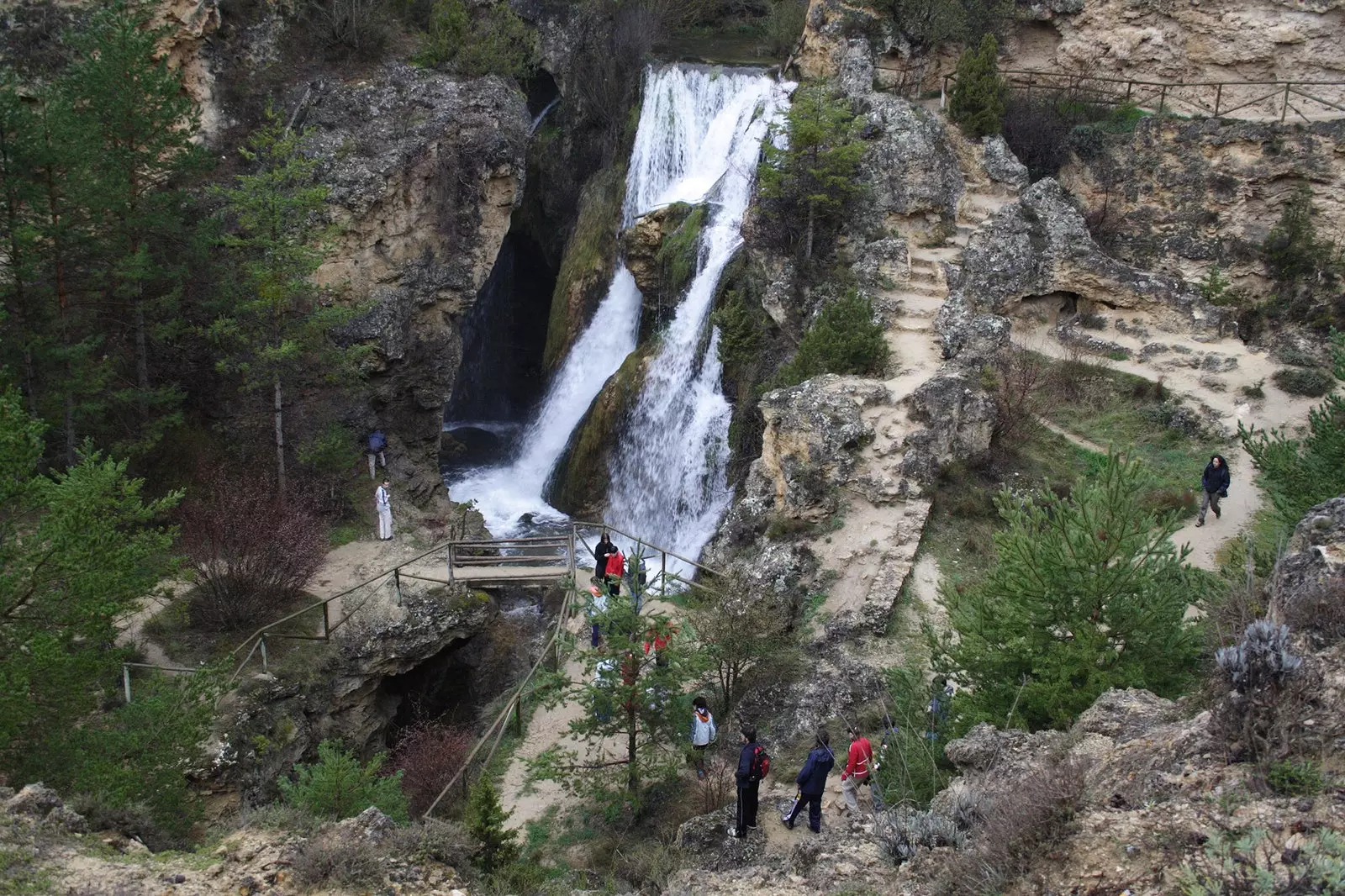 Calomarde waterfall