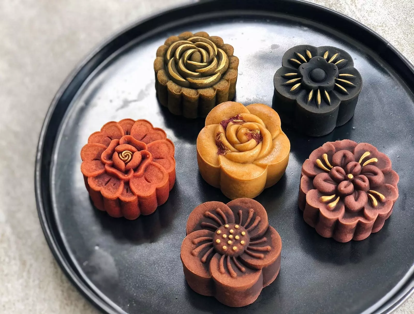 Canton Mooncake Collection нежный цветок в форме Юэ Бин.