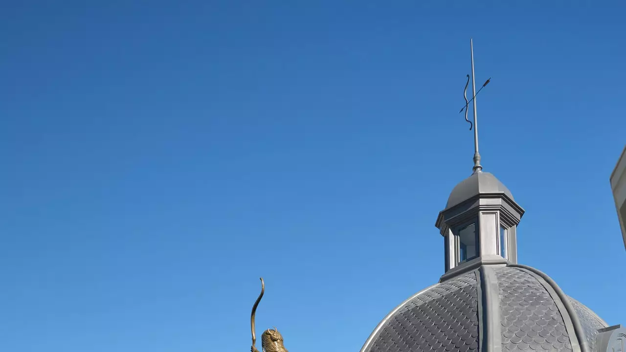 Dan huwa dak kollu li tista’ tagħmel f’lukanda... mingħajr ma torqod fiha