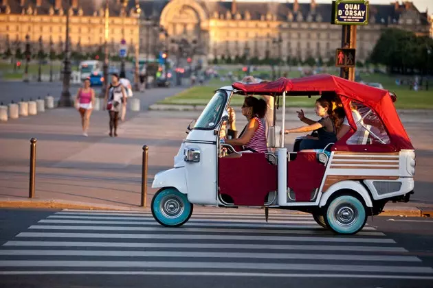 In Tuk Tuk through Paris