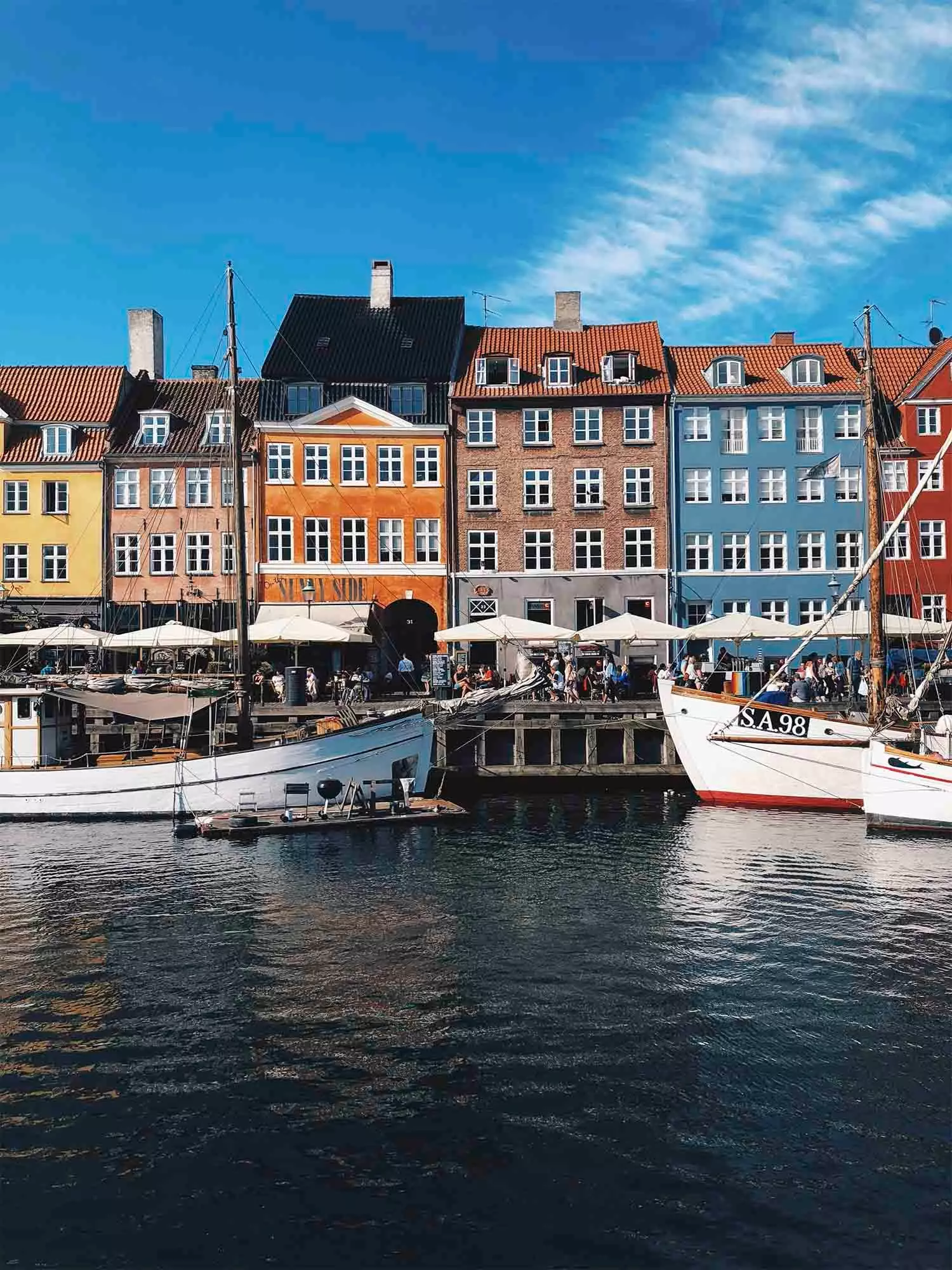 Porto di Nyhavn di Kobenhavn in Danimarca