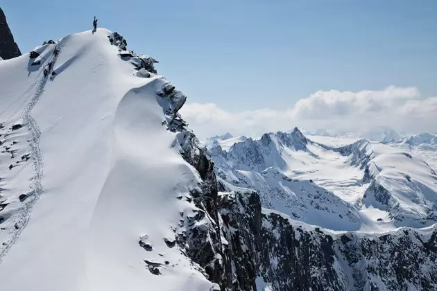 Mehr als sechs Meter Schnee und ... hinzufügen