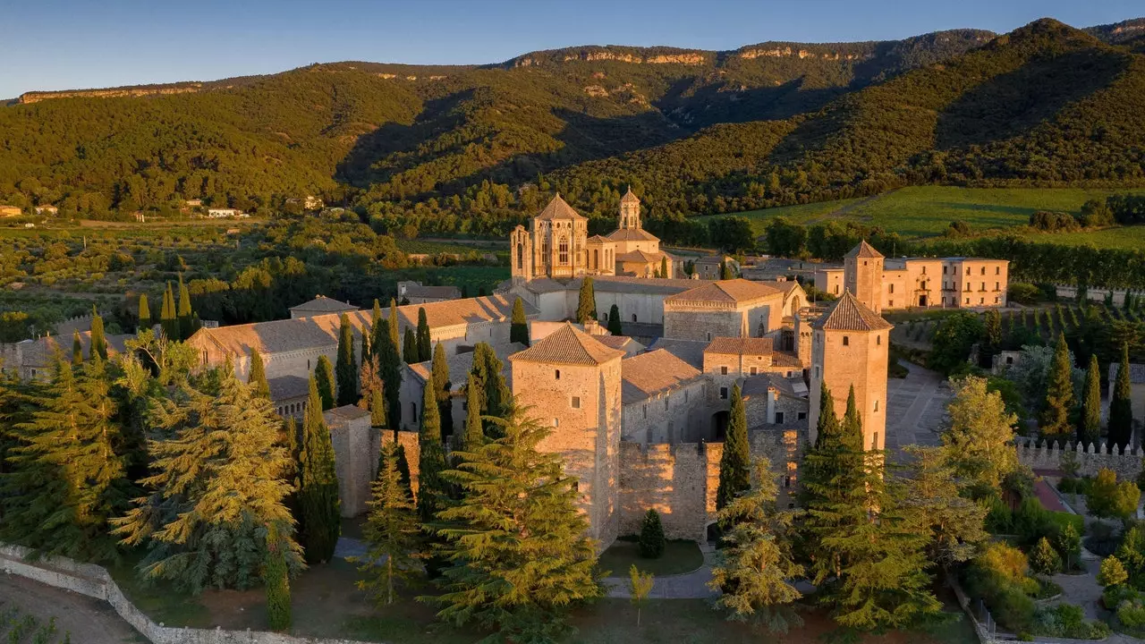 Prades Mountains: disconnection, nature and legends just a stone's throw from the Costa Dorada