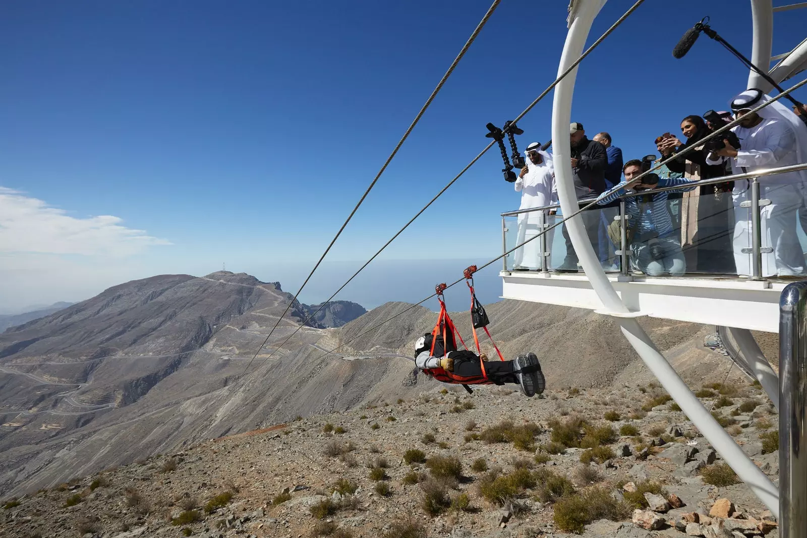 Je, unaweza kuthubutu na zip line ndefu zaidi duniani