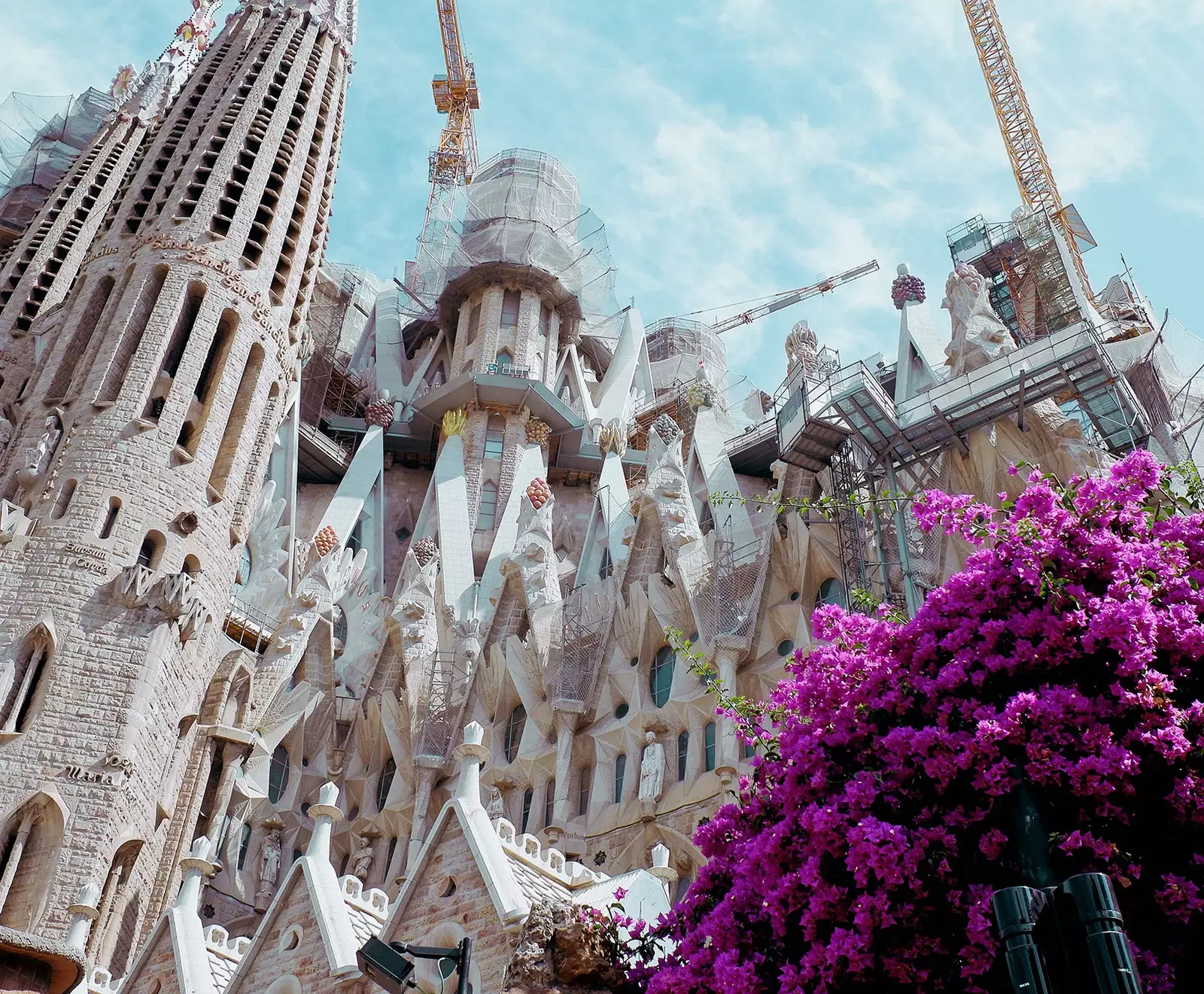 Chríochnaigh an Sagrada Familia a thógáil in 2026