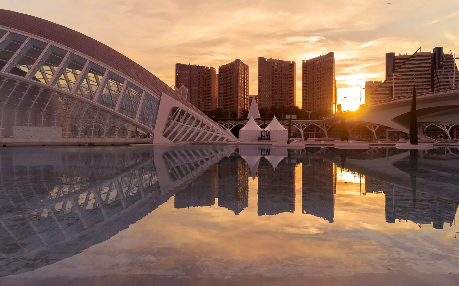 Blick auf die Stadt der Künste und Wissenschaften in Valencia