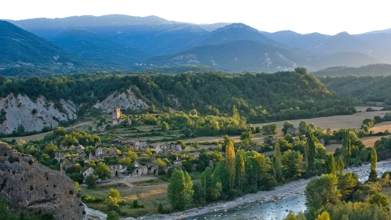 Jánovas, the ghost town that never lost its life