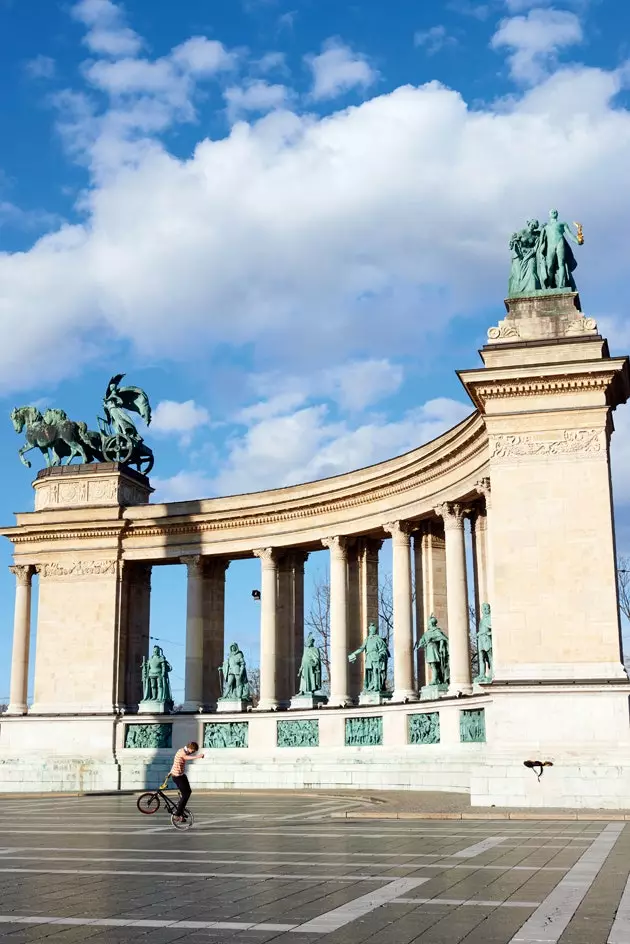 Heroes Square