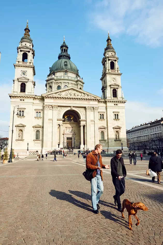 Bażilika ta’ San Stiefnu fiż-żona ta’ Pest